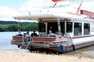 houseboat